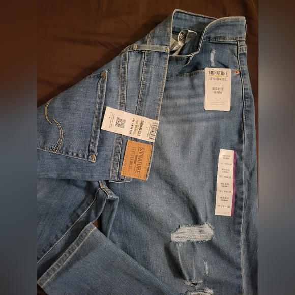 Levi - Picture 6 of 11